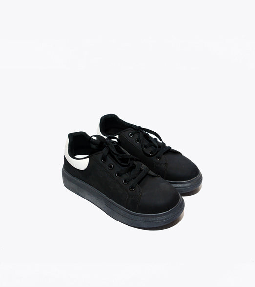 Ladies Imported Sneaker G156