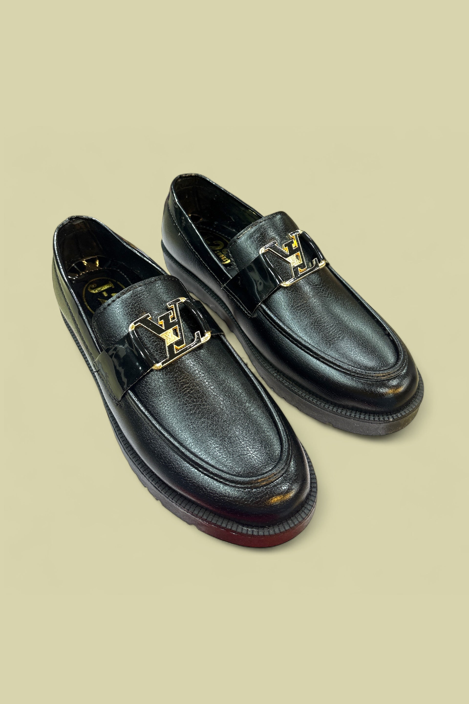 Men’s dress shoes in style